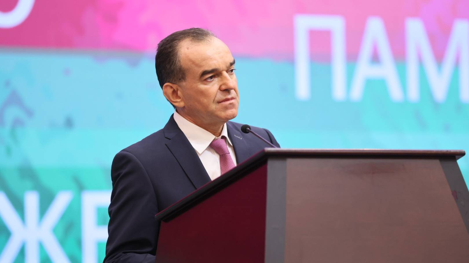 Вениамин Кондратьев встретился с участниками Союза казачьей молодежи