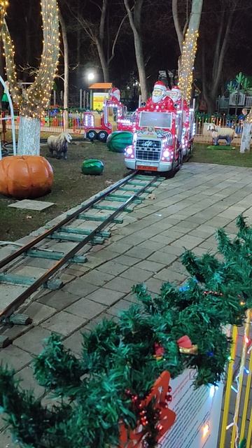 Гуляем в парке аттракционов 🎡