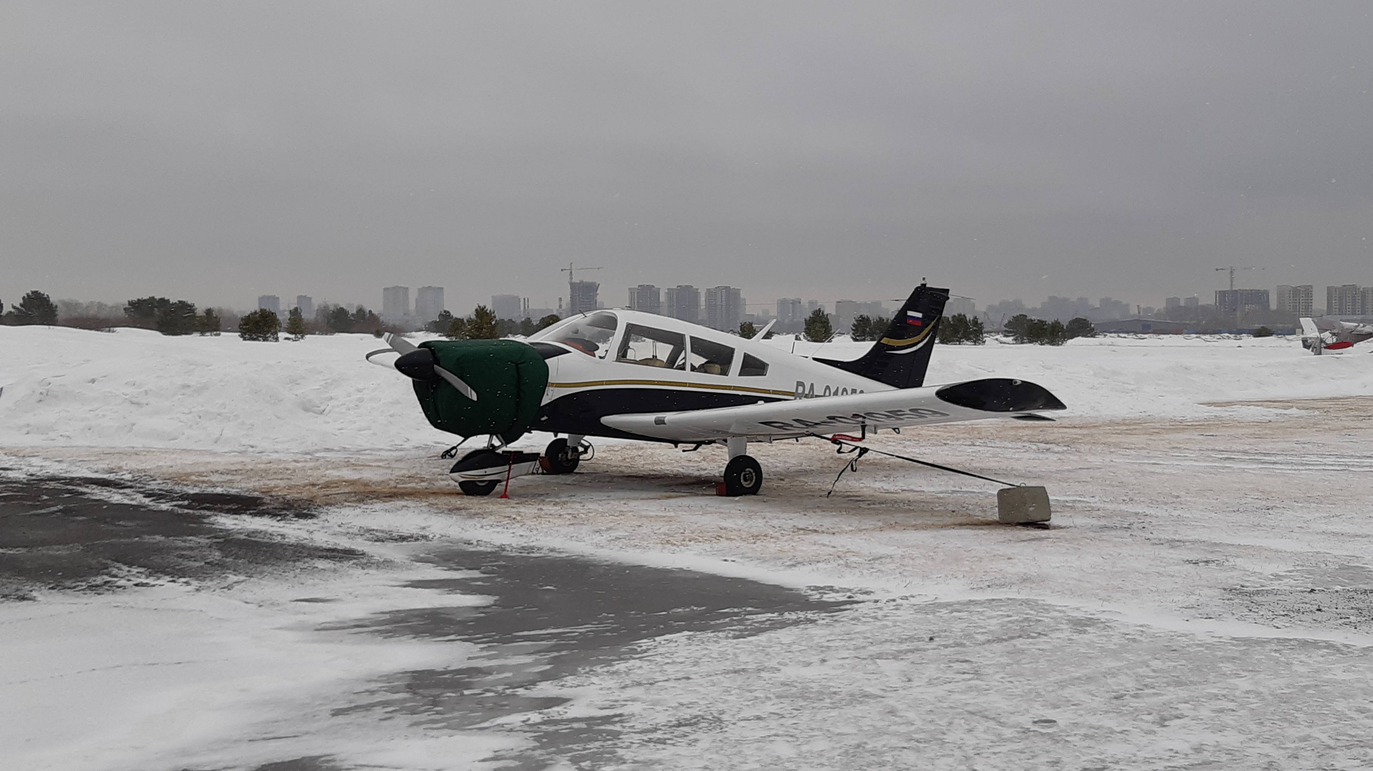UNNG, Городской аэропорт, Piper.