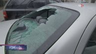 Неизвестный повредил десятки машины в районе Строгино / Город новостей на ТВЦ
