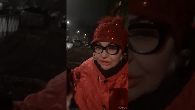 Не отвязывайте возле магазина собачек!Хотите сделать доброе дело-покормите бездомную собачку,кошечку