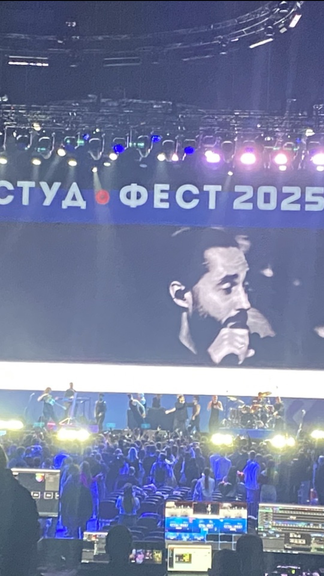 МОСКВА. СТУД-ФЕСТ (МОТ-Остаться в Москве). Танцы с зонтиками