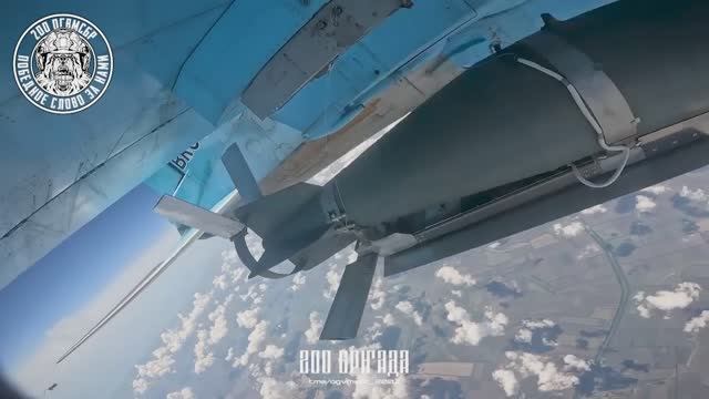 🇷🇺✈️⚡️Авиация утюжит ПВД противника точной работой по н.п Майское в районе Часов Яра.