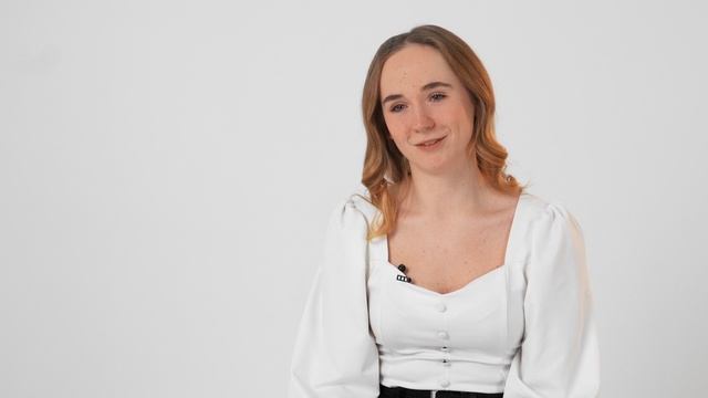 Анна Зизина ВИЗИТКА