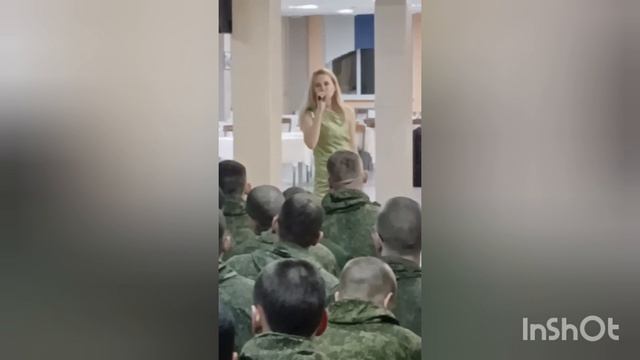 Поздравили солдат с днем именинника и наступающим праздниками