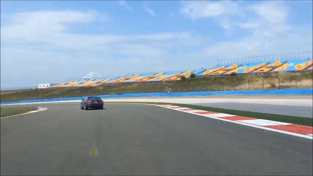 Mini Cooper S 250 HP vs Audi A8 Quattro 372 HP @ Istanbul Park