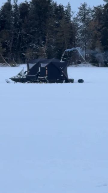 Кайфовая рыбалка на озере зимой!👍🎣⛺️❄️ #рыбалка #fishing #рыба