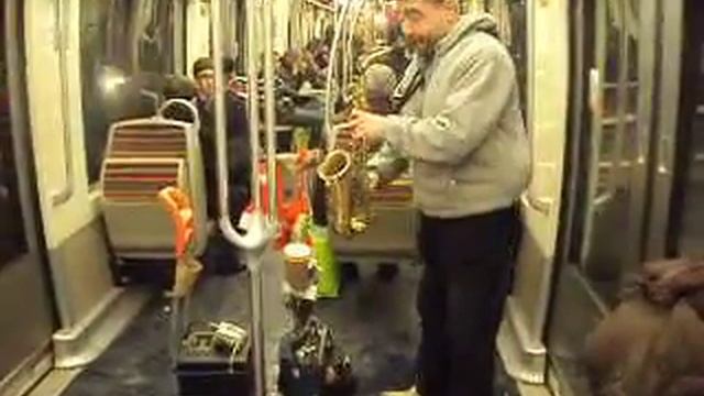 Jingle Bells en el metro de paris