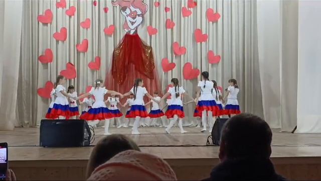 Танец "Матушка Земля", Исполняет: Дети МКУК "Михайловский КДЦ", 7 лет