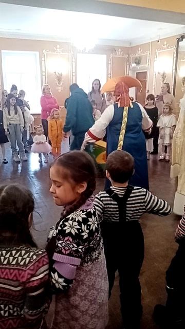 Новогодний праздник в театре