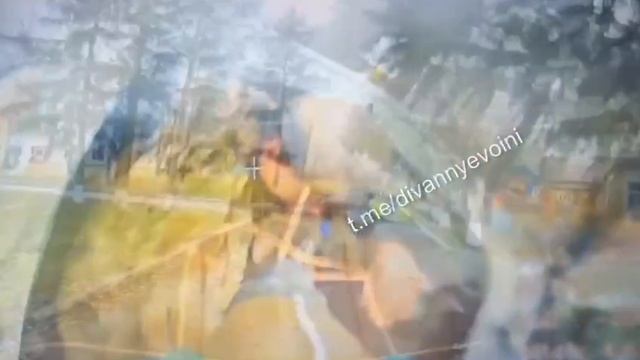 👌 Прилёт российского FPV-дрона на оптоволокне точно в голову украинскому военнослужащему !!!