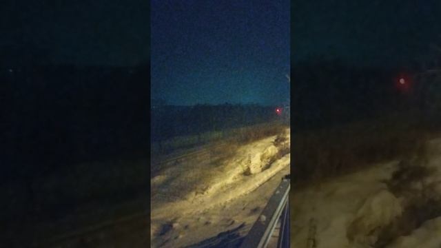 Моя, дальняя дорого,с ночи до утра.
Моя, дальняя дорога,скучная в ночи. 
Моя, дальняя дорога, утром