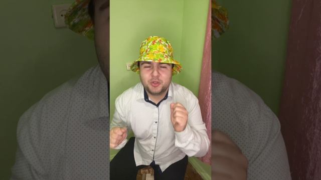 Сидим с бобром за столом вдвоем на ужин готовим полено продолжение песни кавер