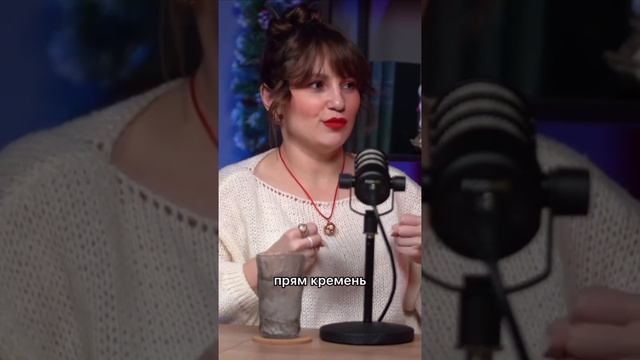 На интервью  мы обсудили важные темы воспитания и отношения с родителями.