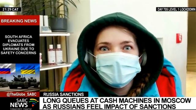 Long queues at cash machine in Moscow as Russians feel impact of sanctions