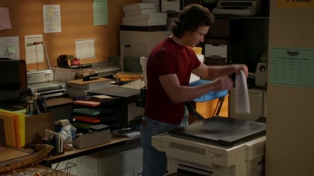 Young Sheldon 4x12 - When Georgie finds one more business idea - Sheldon Cooper