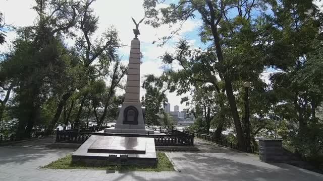 Памятник адмиралу Невельскому. Сквер имени Г.И.Невельского.