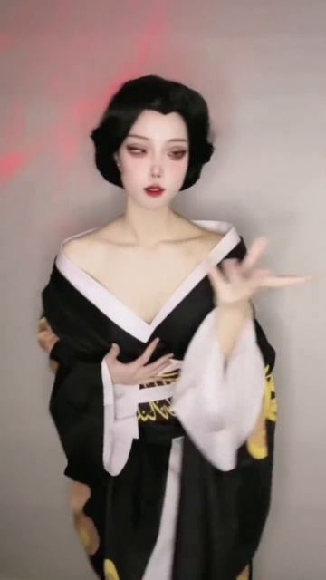 азиаточка