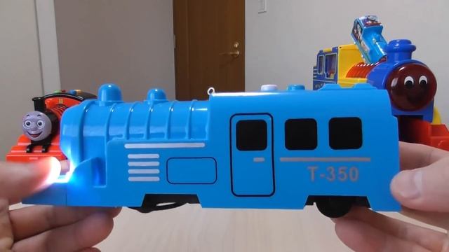 Играем в игрушки паровозик Томас и его друзья I Развивающие видео для детей