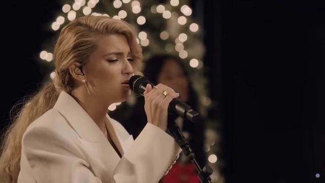 Tori Kelly - O Holy Night 2