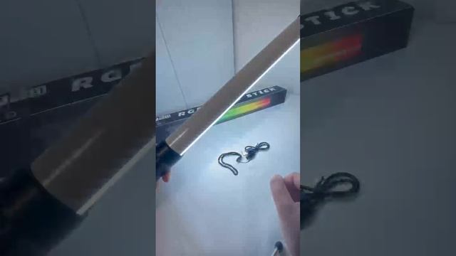 Ручная светодиодная лампа палка разноцветная RGB light stick на аккумуляторе