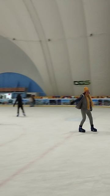 Впервые в жизни на котке ❄️⛸