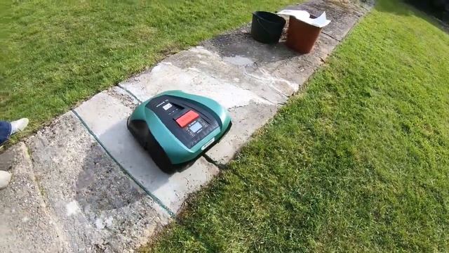 Bosch Indego Robot Lawn Mower S 350  установка и запуск людьми возраста 55+)