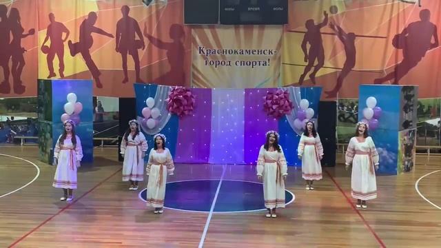 За речкою, за быстрой