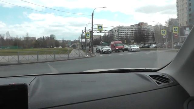 РАЗВОРОТ НА ПЕРЕКРЕСТКЕ И ОСОБЕННОСТИ ПРИ МАНЕВРЕ