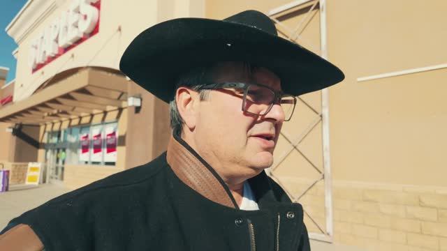 ШОКИРУЮЩАЯ ПРАВДА О КИНГМАНЕ, АРИЗОНА. Как ВЫЖИВАЮТ АМЕРИКАНЦЫ в ГОРОДЕ БЕДНОСТИ  💔🚨🇺🇸