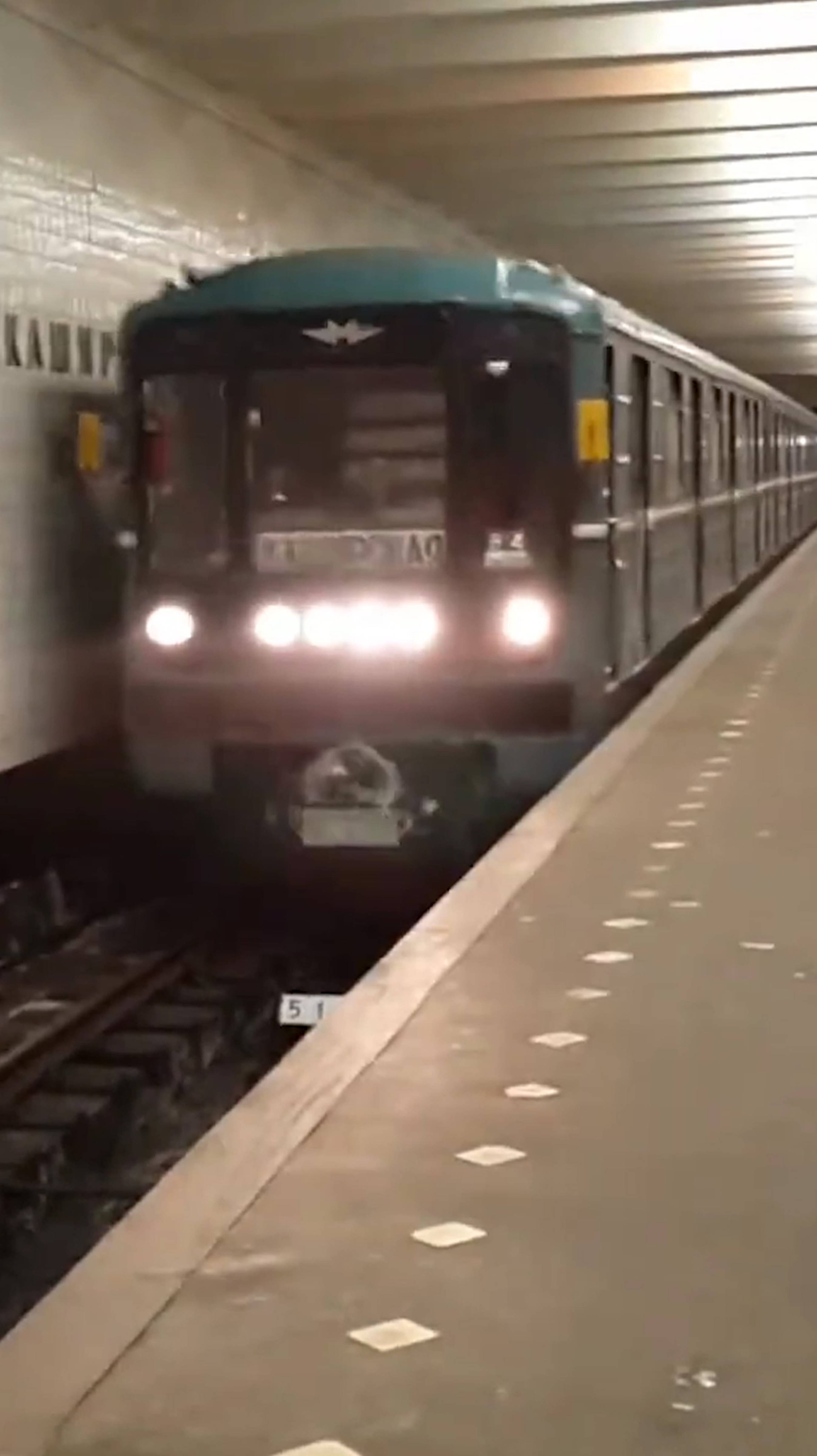 Очень громкий БПСН у 81-717/714 #ab96 #train #поезд #метро #номерной #мосметро #metro #subway