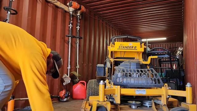 I Started a Lawn Care Business: EMPLOYEE HURT ON THE JOB!