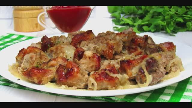 СОЧНОЕ МЯСО на ЛУКОВОЙ ПОДУШКЕ! 🔥 Запеченная свинина в духовке – мягкая и вкусная! 😋🥩