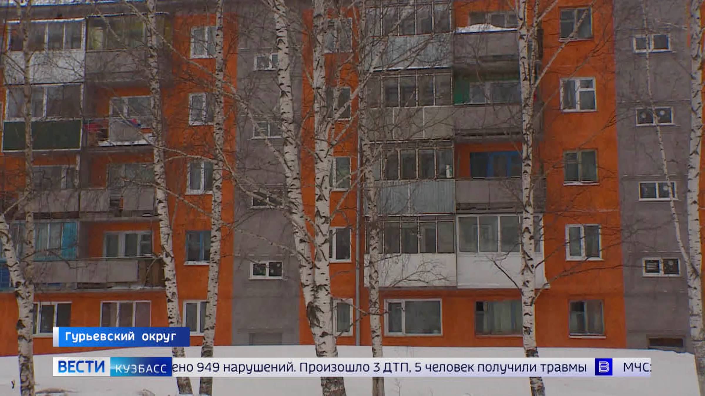 Илья Середюк вручил детям-сиротам свидетельства на приобретение жилья