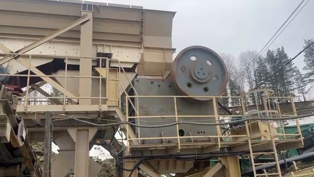 Щековая дробилка РЕ 750/1060, Вибрационный питатель ZSW 590/110, MSLQ,  Дробит - Родимая
