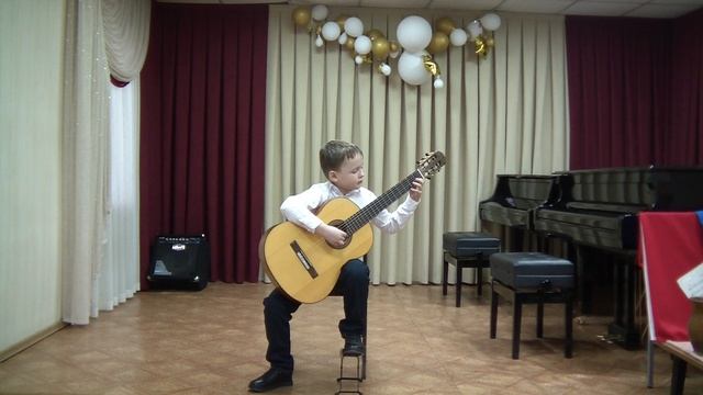 Бедарев Артем
1. Олег Копенков «Испанский наигрыш»
2. Фердинандо Карулли «Английский танец»
