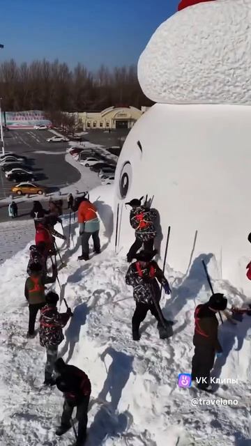 большой снеговик ⛄