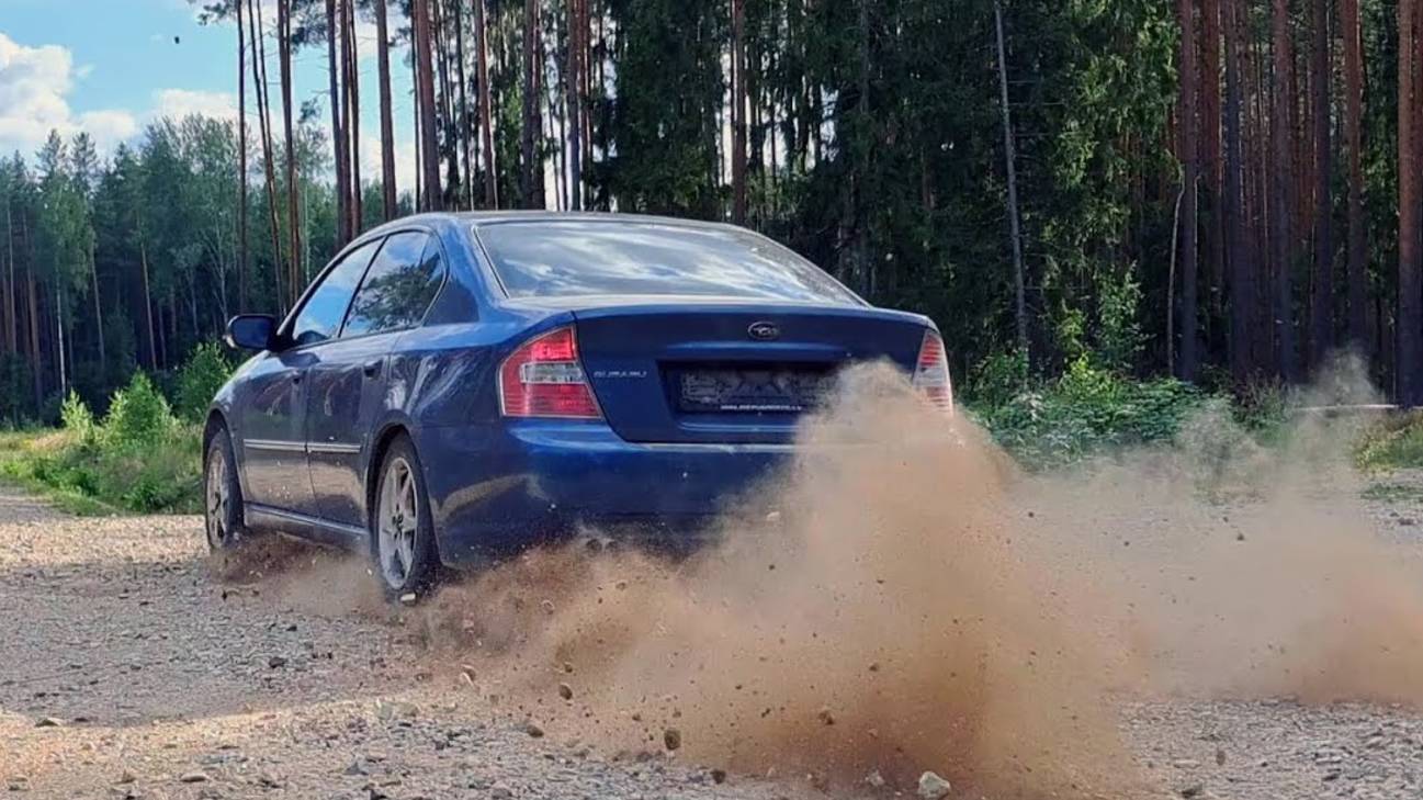 Subaru Legacy НАВАЛИВАЕМ по лесу БОКОМ