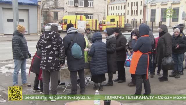 На улицах Санкт-Петербурга вновь кормили бездомных