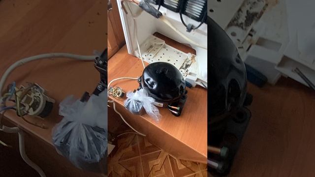 Холодильник LIEBHERR капитальный ремонт .