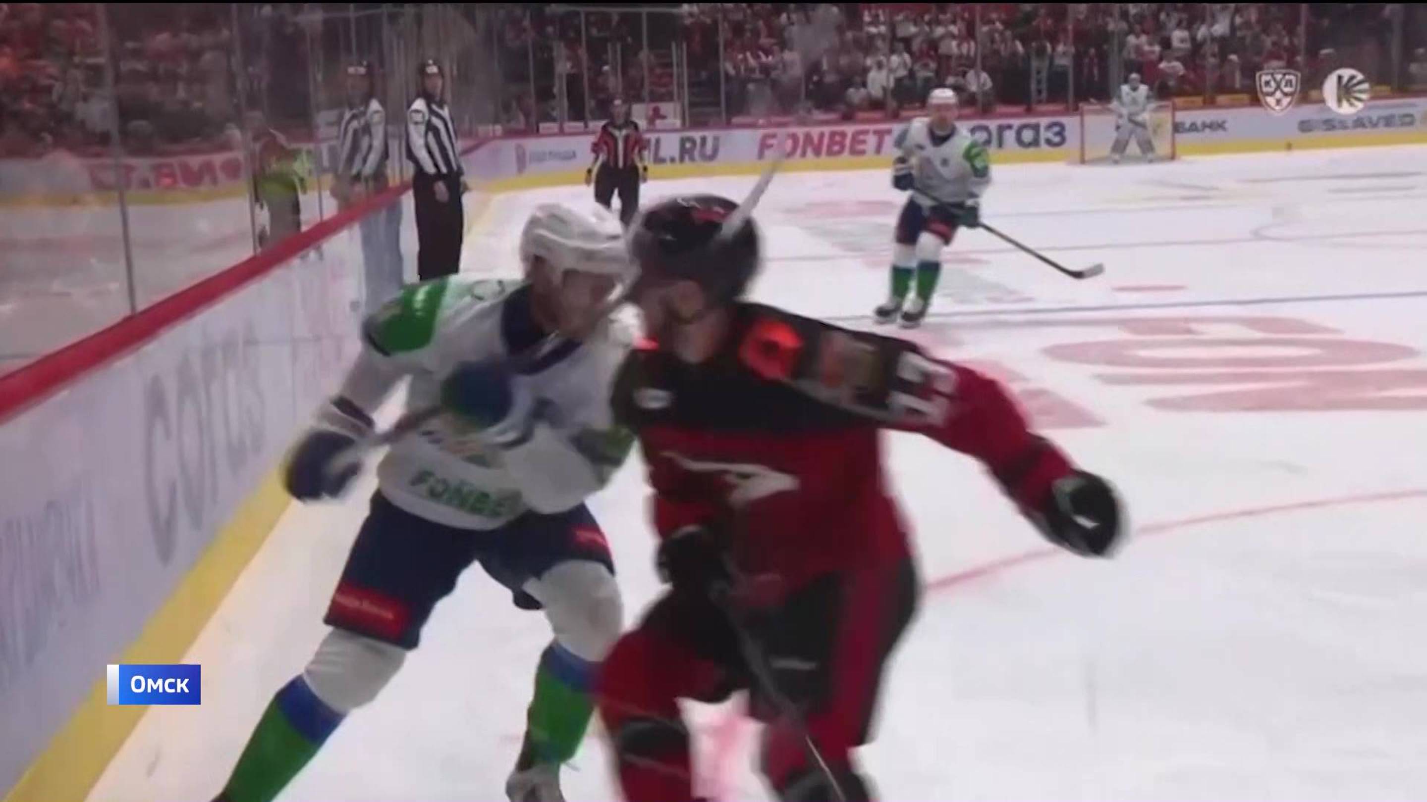 Капитан «Салавата Юлаева» Панин попал в реанимацию после столкновения с нападающим «Авангарда» в Омс