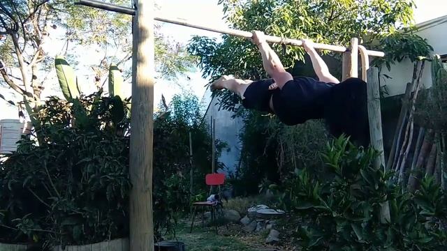 Задний вис на турнике 50мм (Собственный вес 90кг).