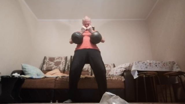 Леруашный гвоздь 200. 6, согнул с гирями по 16 кг на запястиях, голые руки