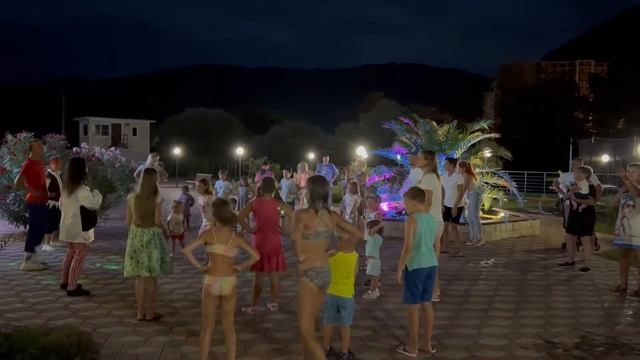 Clap Snap на Mini Disko в отеле РЕВЮ