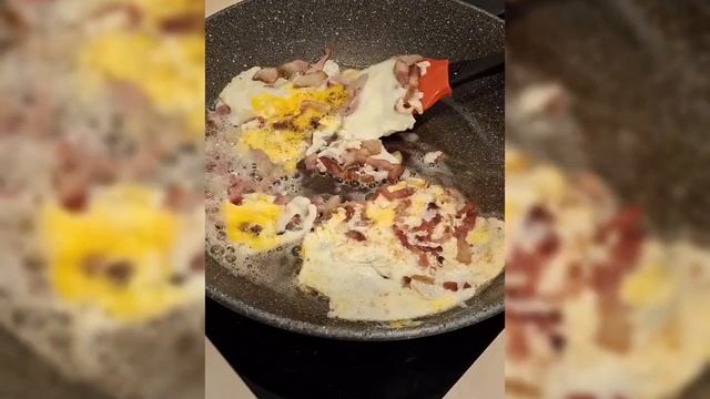 Болтунья ЯИЧНИЦА 🍳 Простой завтрак 🥚 #еда #яичница #рецепты #блюдо #food #foodblogger #bloger #топ