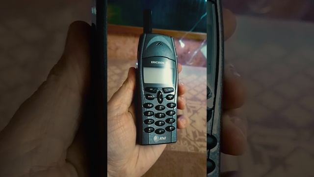 Пополнение коллекции сотовых телефонов #nokia550 #nokia5110i #ericsson r280lx