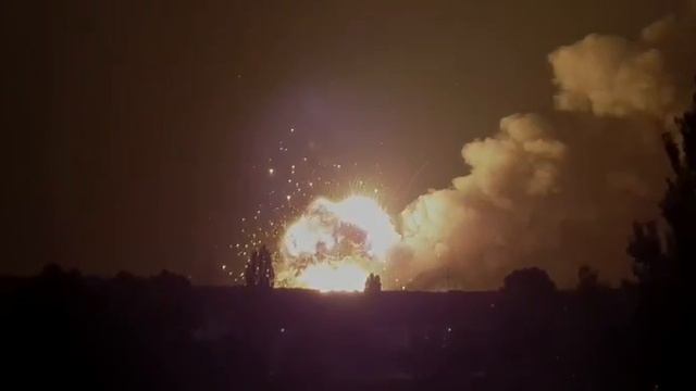 Прилёты по складу БК ВСУ в Новой Каховке, лето 2022