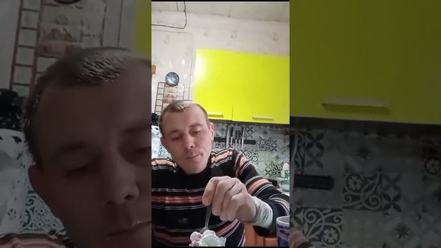 ВОВА КУШАЕТ ТОРТИК МАКБАНГ2025