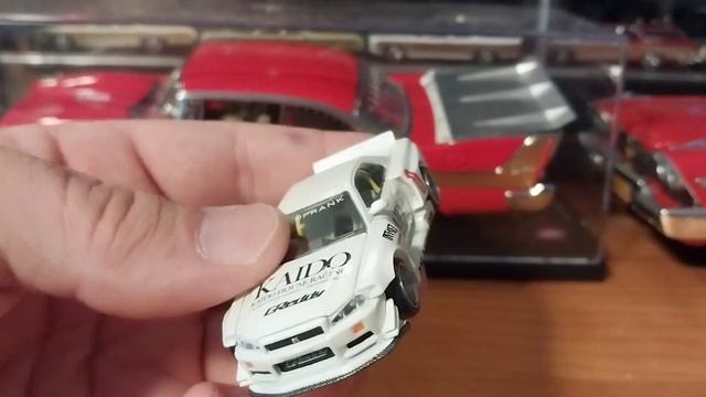 Free it Friday Kaido House Mini GT Nissan Skyline GT-R R34