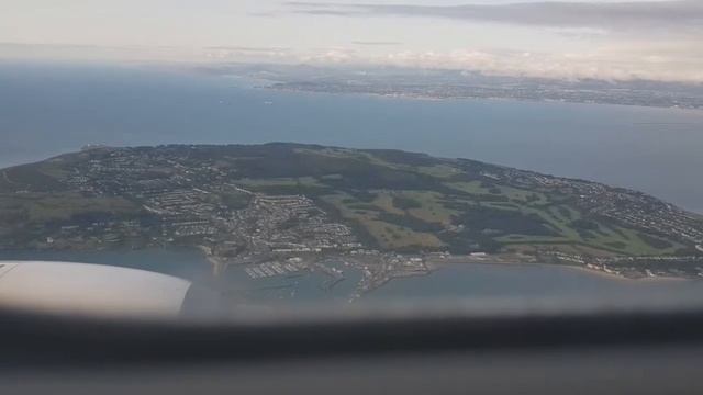 Ryanair: LTN - DUB (FR331) Take-off & Landing